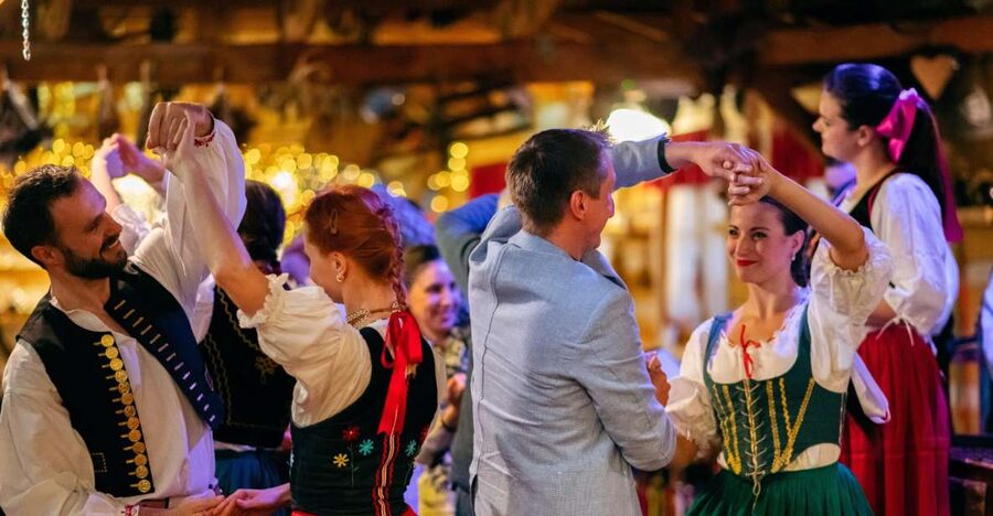 Prague: Folkloric Dinner Show with Unlimited Drinks - Bohemian and Moravian music takes the stage