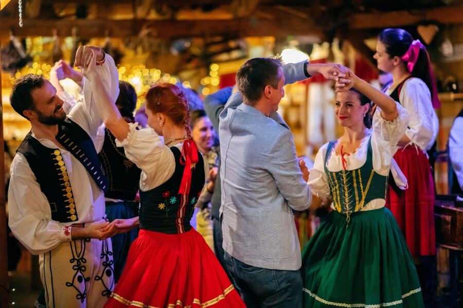 Prague: Folkloric Dinner Show with Unlimited Drinks - Four courses with nine main-dish choices