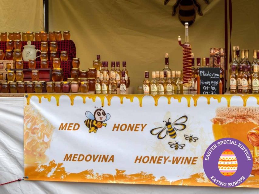 Prague: Food and Beer Guided Walking Tour with Tastings - What the guides add beyond the food
