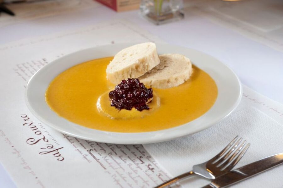 Prague: Food and Beer Guided Walking Tour with Tastings - Is $104 a fair price?
