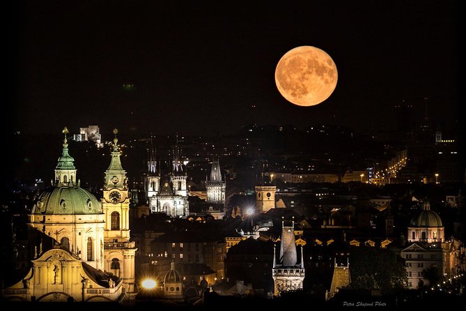 Prague food and cultural tour - 6 hours fairytale experience - Charles Bridge, brief but essential