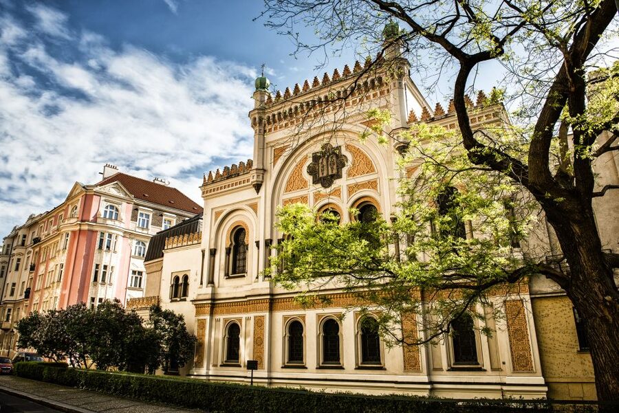 Prague For The First Time: 2-hour Private Walking Tour - Finishing At Charles Bridge Over The Vltava