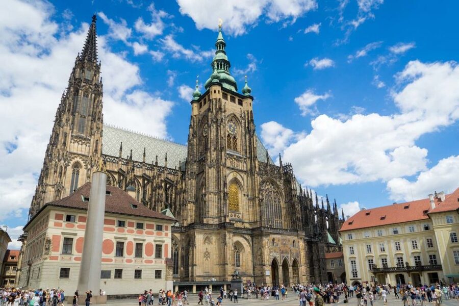 Prague: Full-Day Old Town, River Cruise & Prague Castle Tour - Key points to know before booking