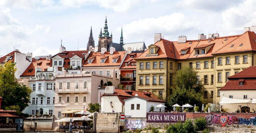 Prague: Full-Day Sightseeing Tour with Cruise and Lunch - Old Town Square and the Astronomical Clock