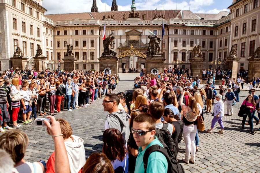 Prague: Full-Day Sightseeing Tour with Cruise and Lunch - Josefov, Parizska Avenue, and the Jewish Quarter
