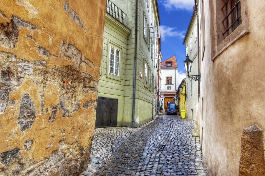 Prague: Full-Day Tour with Lunch and River Boat Cruise - A Czech lunch before the river cruise