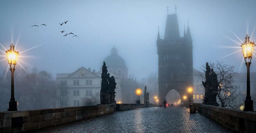 Prague: Ghost Walking Tour - Why the actor guide matters