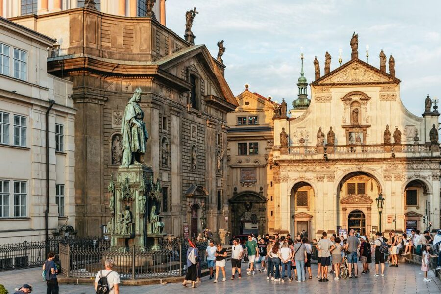 Prague: Ghost Walking Tour Where Legends Come To Life - Charles Bridge and the first legends