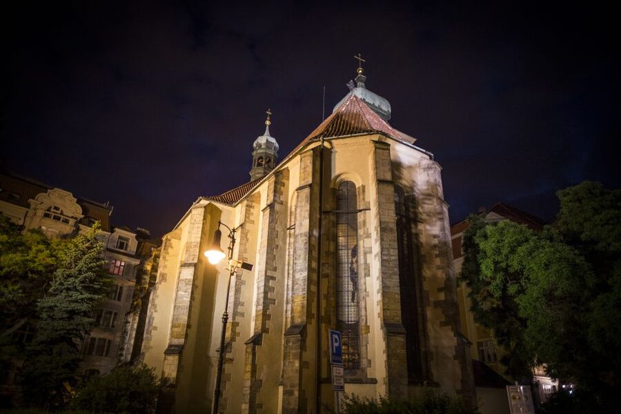 Prague: Ghosts and Legends of the Old Town Evening Tour - Why Prague works so well after dark