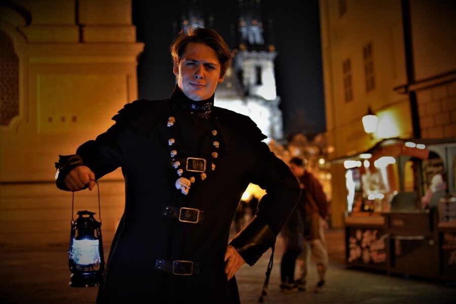 Prague: Ghosts, Legends, Medieval Underground & Dungeon Tour - Guides are the main reason the tour succeeds