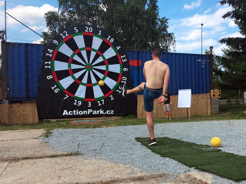 Prague : Giant Foot Darts and Giant Beer Pong Game - How the three-hour schedule works