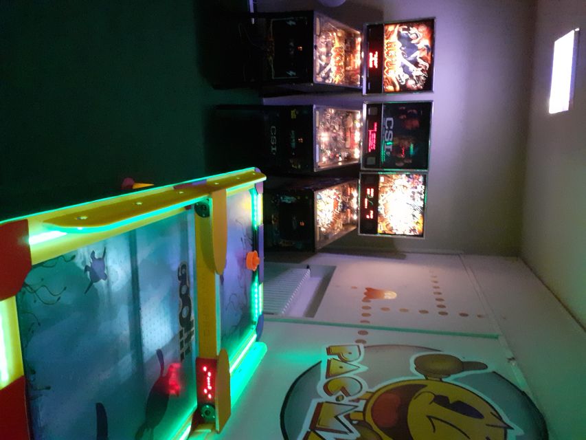 Prague: Glow Golf Mini Golf Game by UV Light - What happens when you arrive on Michalská Street