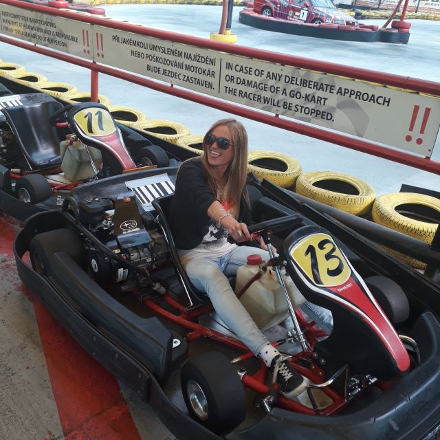Prague: Go-Kart Racing Experience - Choosing Between One Hour and Two Heats