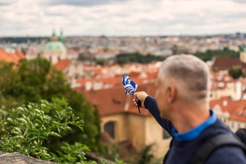 Prague Grand 2,5 hour + 2 hour exterior walking tour - Choosing the morning route from Old Town Square to Prague Castle