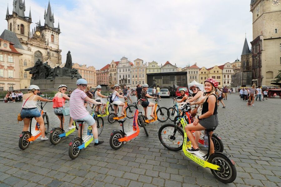 Prague: Grand e-Scooter Guided Tour - Entering Prague Castle’s surroundings