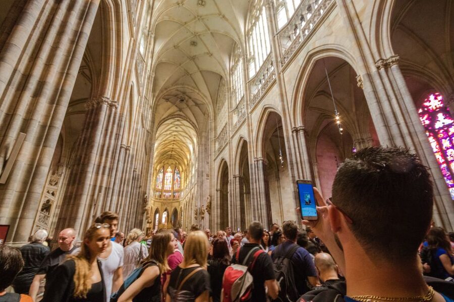 Prague: Guided Bus & Walking Tour with River Cruise & Lunch - Old Town Square and the astronomical clock