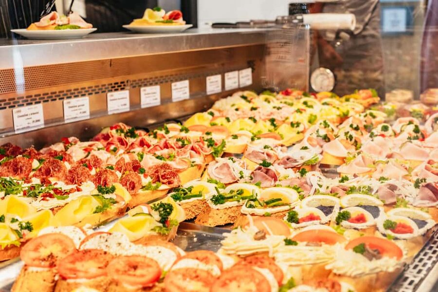Prague: Guided Street Food Walking Tour - Who will enjoy this food walk most