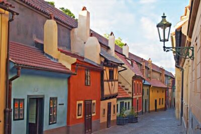 Prague Guided Walking Tour and Cruise with Authentic Czech Lunch