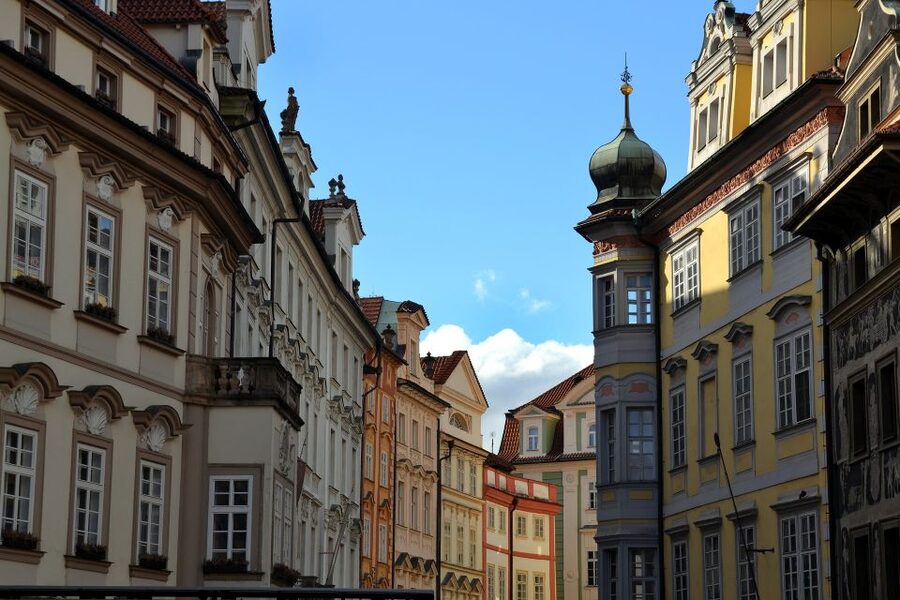 Prague: Guided Walking Tour of Prague's Jewish Quarter - Reading the story at Maisel Synagogue
