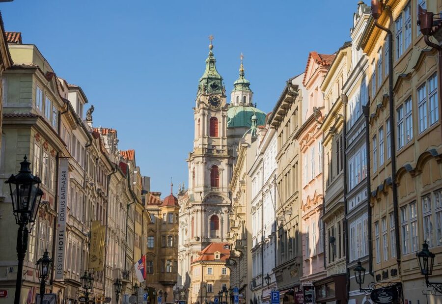 Prague: Guided Walking Tour of Prague's Jewish Quarter - What the Spanish-speaking guide adds