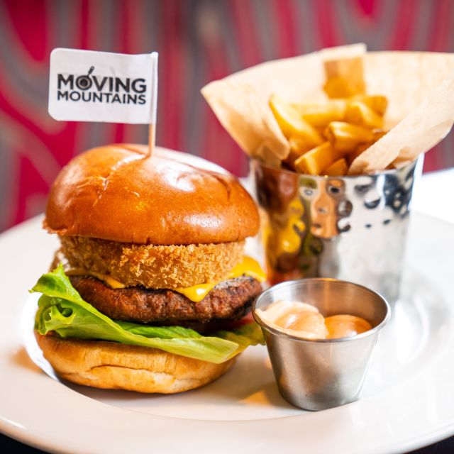 Prague: Hard Rock Cafe with Set Menu for Lunch or Dinner - Booking details worth knowing