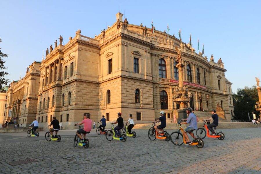 Prague: Highlights Tour on e-Scooter or eBike - Starting in Lesser Town with a quick safety lesson