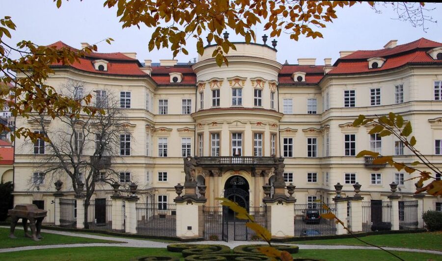 Prague: Highlights Walking Tour to the German embassy 1989 - From the Faculty of Law to Pragues 20th-Century Story