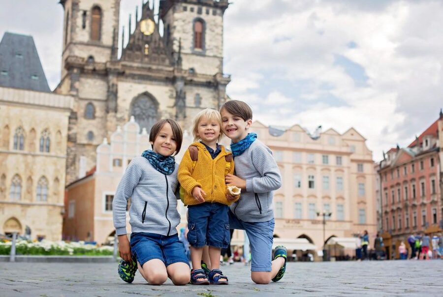 Prague Hradcany Castle, St Vitus Cathedral Tour with Tickets - Choose two hours for the essential castle visit