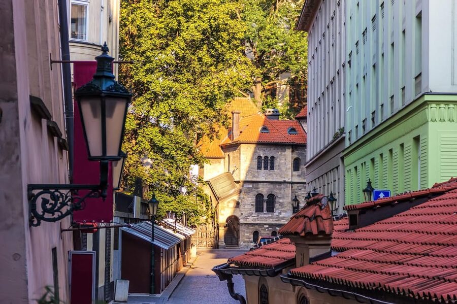 Prague: Jewish Quarter Half-Day Private Walking Tour - Starting beneath Kafka beside the Spanish Synagogue