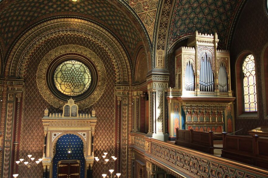 Prague: Jewish Quarter Premium Tour - Pinkas Synagogue and the children of Terezin