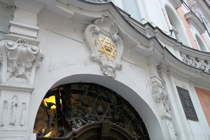 Prague Jewish Quarter Private Half-Day Walking Tour - The Maisel Synagogue and the story of a community leader