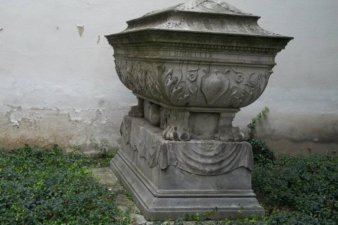 Prague Jewish Quarter Private Half-Day Walking Tour - Starting from central Prague with Eva