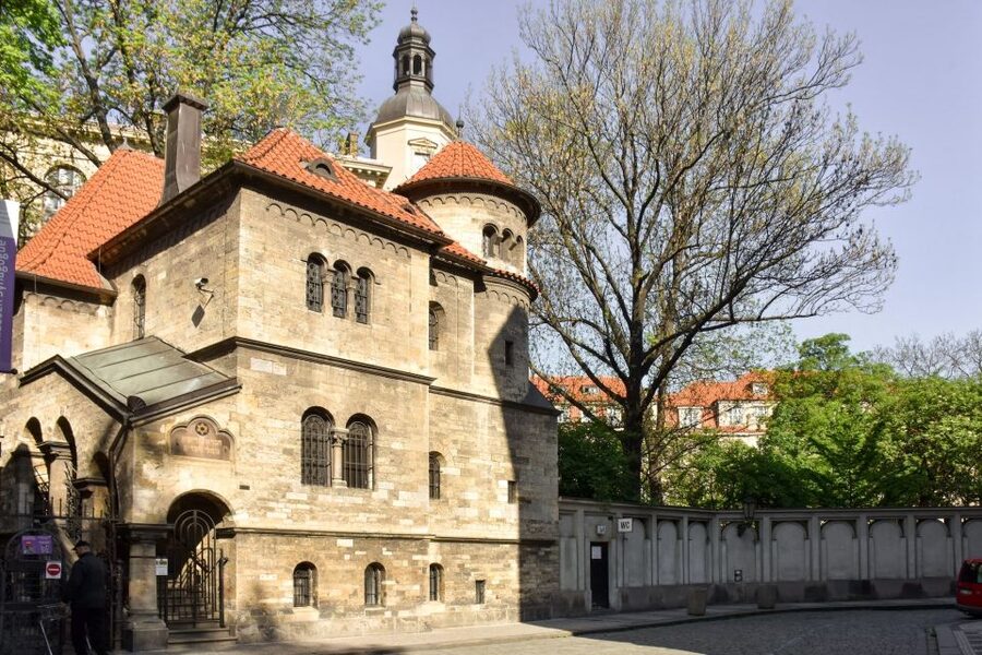Prague: Jewish Quarter Ticket with optional Audio Guide - The Old Jewish Cemetery, where space tells the story