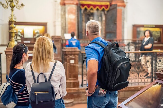 Prague Jewish Quarter Walking Tour with Admission Tickets - What the guide adds to the experience