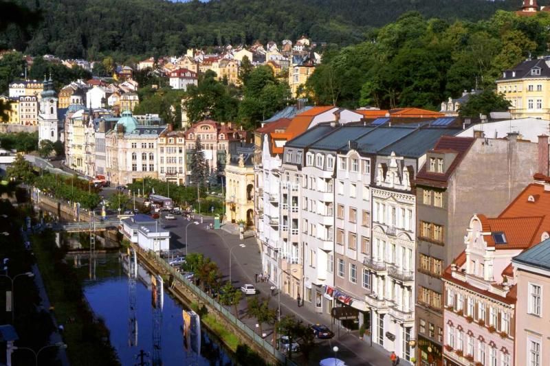 Prague: Karlovy Vary Tour with Lunch and Moser Museum Visit - My call: book it for convenience, not for glassmaking