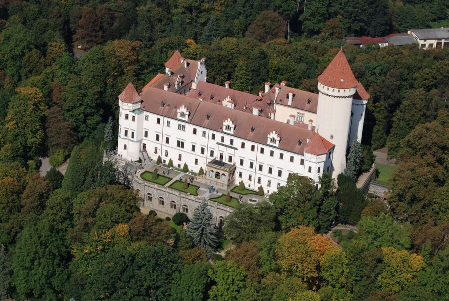 Prague: Karlštejn Castle Guided Tour with Entry Ticket - Key points to know before you book