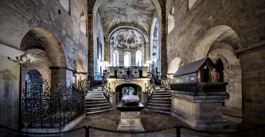 Prague: Klementinum Mirror Chapel Classical Music Concert - What the sound is like inside the chapel