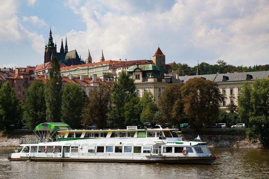 Prague: Lunch Cruise on Vltava River with open Buffet - A lunch cruise with Prague’s best views