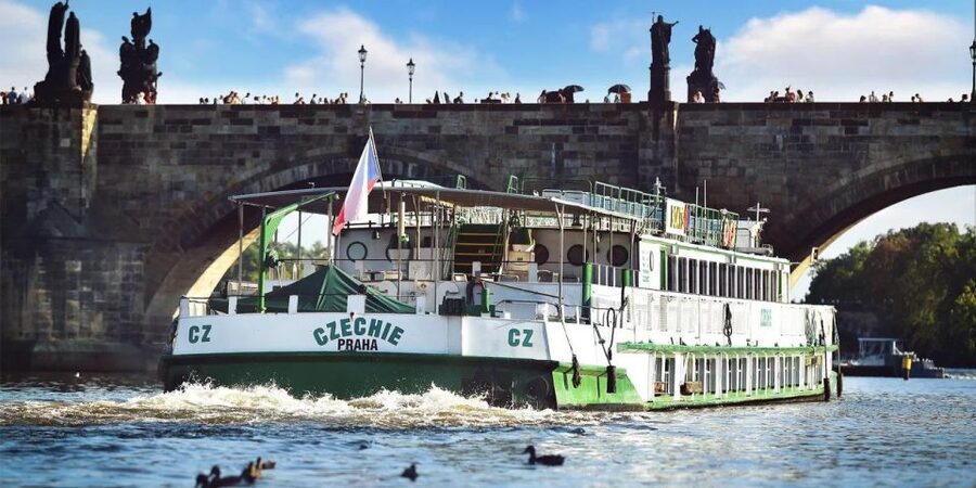 Prague: Lunch Cruise on Vltava River with open Buffet - Who will get the most from this cruise?