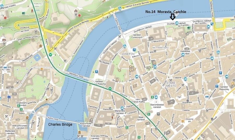 Prague: Lunch Cruise on Vltava River with open Buffet - Prague Castle and Lesser Town from the Vltava