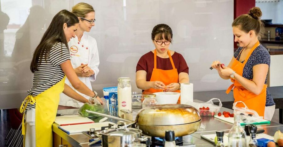 Prague: Market Tour and Traditional Czech Cooking Class - Booking details that can save trouble