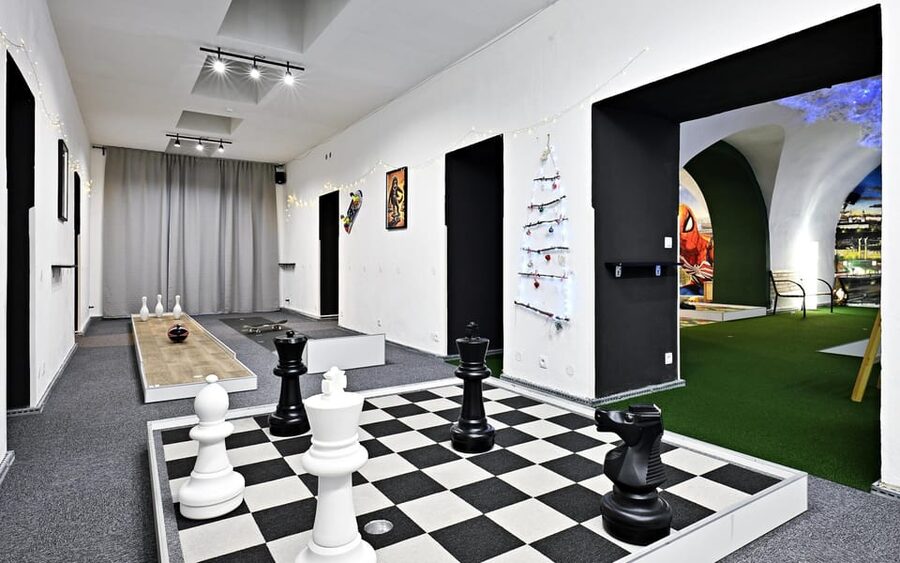Prague: Mazemania Miniature Golf Experience - Why unlimited play changes the value