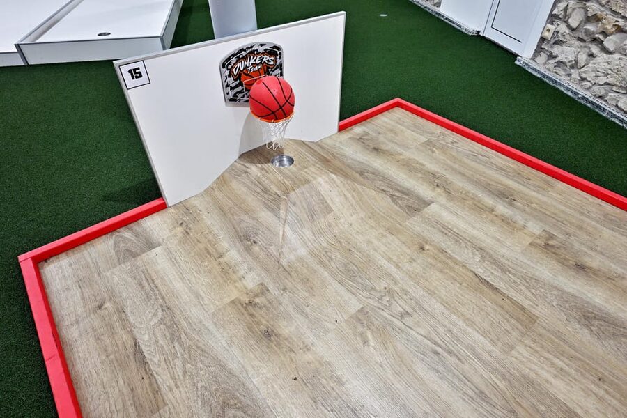 Prague: Mazemania Miniature Golf Experience - A good choice for families and friends
