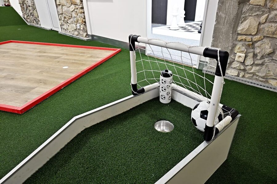 Prague: Mazemania Miniature Golf Experience - What the strong ratings tell you