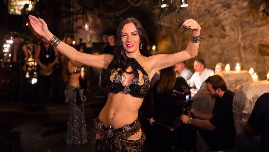 Prague: Medieval Dinner with Transfers - Why the hotel transfer matters