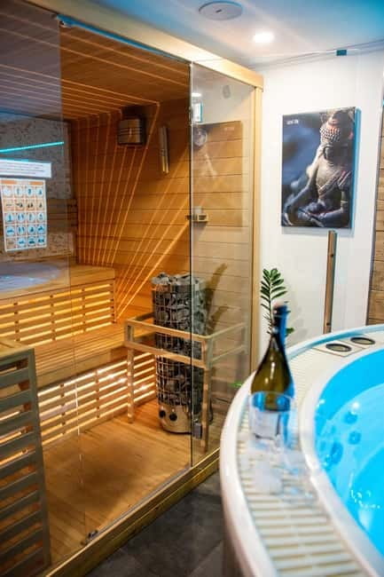 Prague: Modern Private Spa with Jacuzzi and Sauna - My practical booking advice