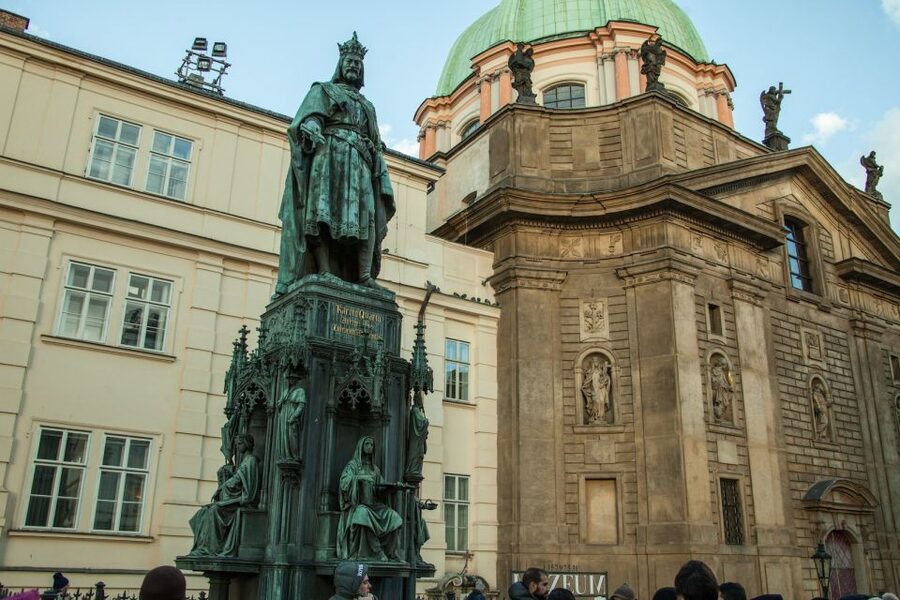 Prague: Old Town and Jewish Quarter Guided Tour in German - The German-language experience
