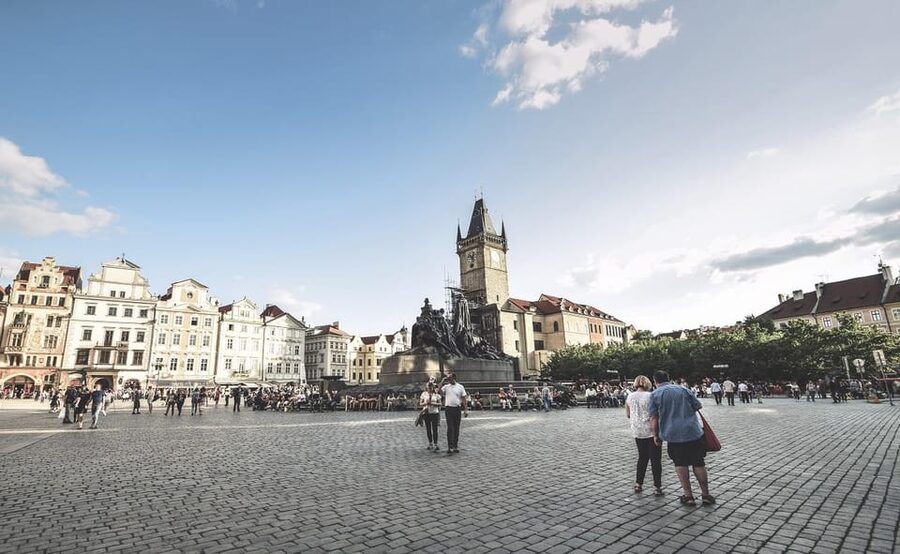 Prague: Old Town and Jewish Quarter Guided Walking Tour - Who should book this walk