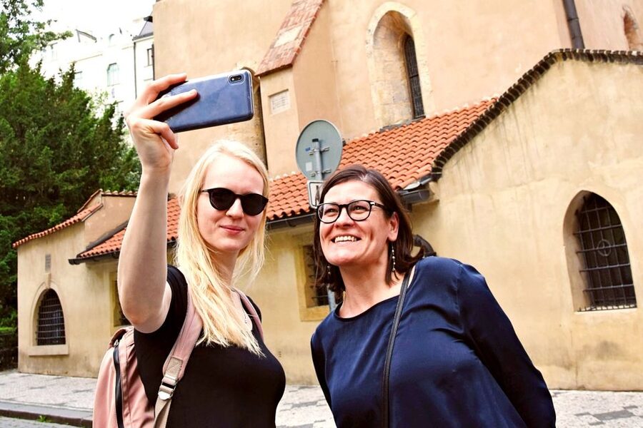 Prague: Old Town and Jewish Quarter Tour - The Old Jewish Cemetery and the emotional center of the walk