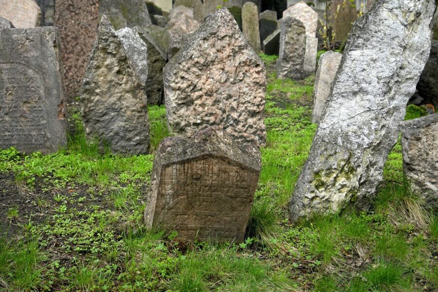 Prague: Old Town and Jewish Quarter Tour with Jewish Museum - How the $62 price measures up